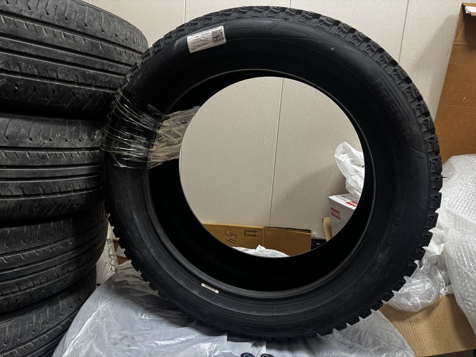 Pirelli Ice Zero 2 235/50 R18 101H с шипами