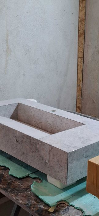 Мивка за баня изработена от гранитогрес