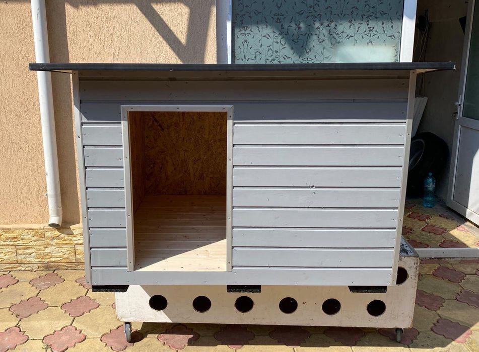 Cusca izolata cu acoperis rabatabil