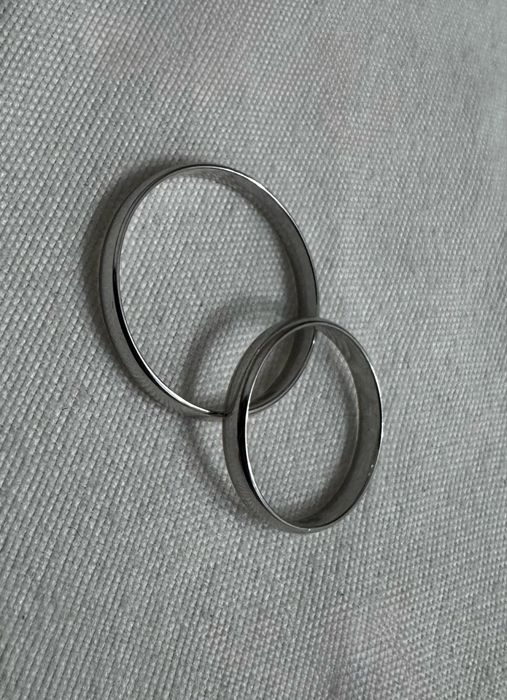 Продам серебрянные кольца