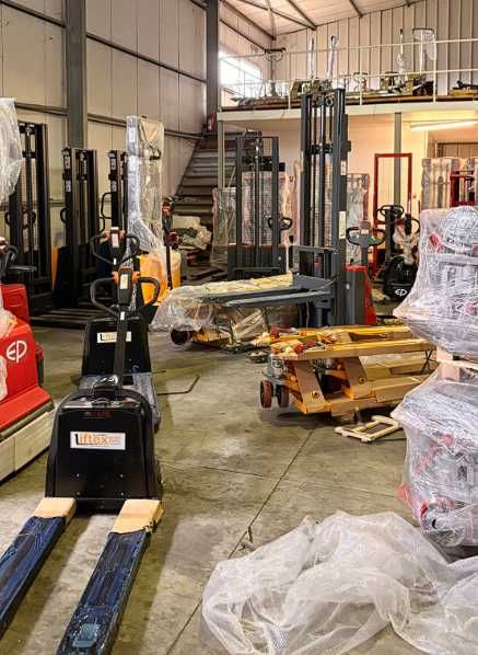 Stivuitor electric cu catarg stacker electric