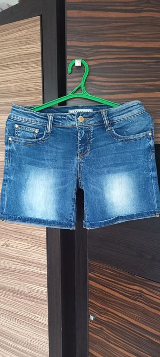Шорты женские ..