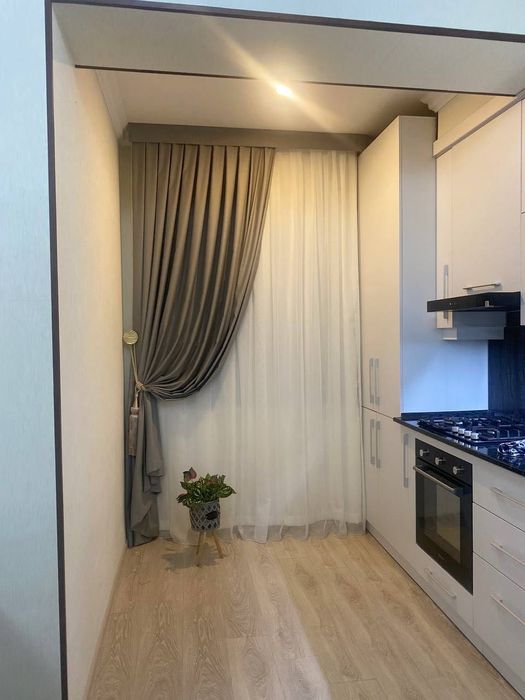 Яшнабад ЖК Азиа Хаус продается квартира с Евро ремонтом 2/5/8  68м2