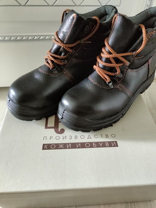 Продам спец обувь