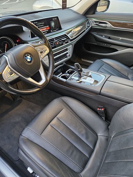 Vând Bmw 725D,231cp ,2018 luna 10,152000 km,24900 euro!
