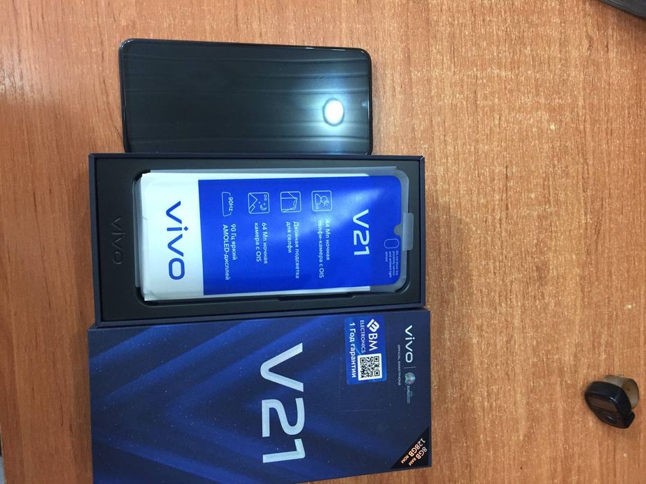 VIVO V21 8/128gb