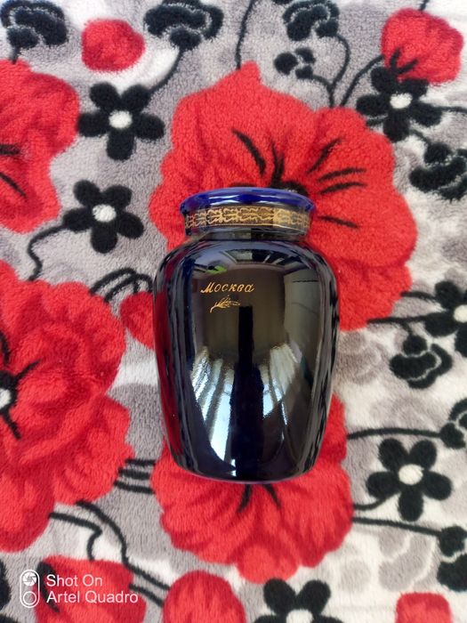 Ваза ,, Москва " позолота ЛФЗ