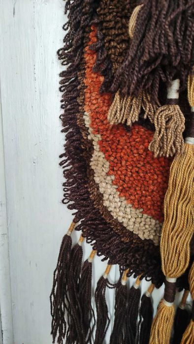 Вълнено килимче ръчна изработка за закачане на стена