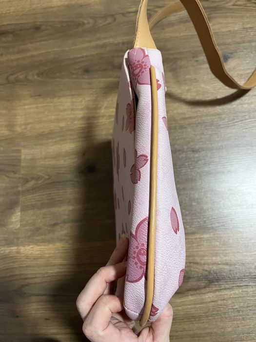 Чанта Louis Vuitton на цветя