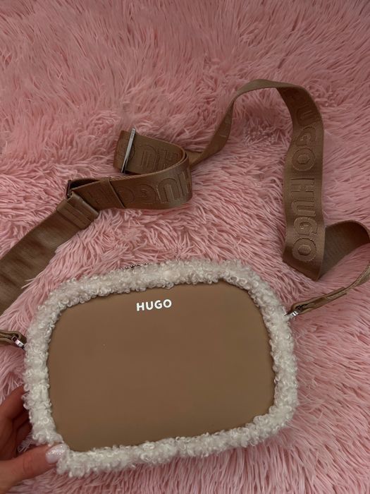 Нова чанта  Hugo