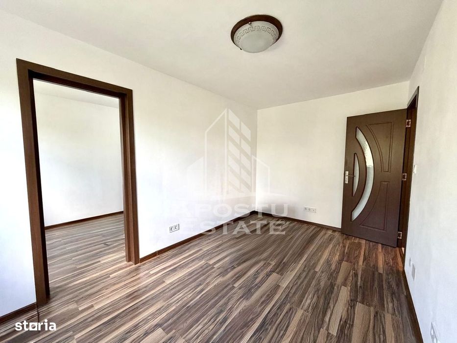 Apartament 2 camere de vanzare, etaj 3, zona Sagului — fotografia 1
