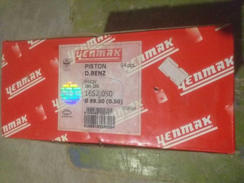 Продам поршни Форд. Мерседес.