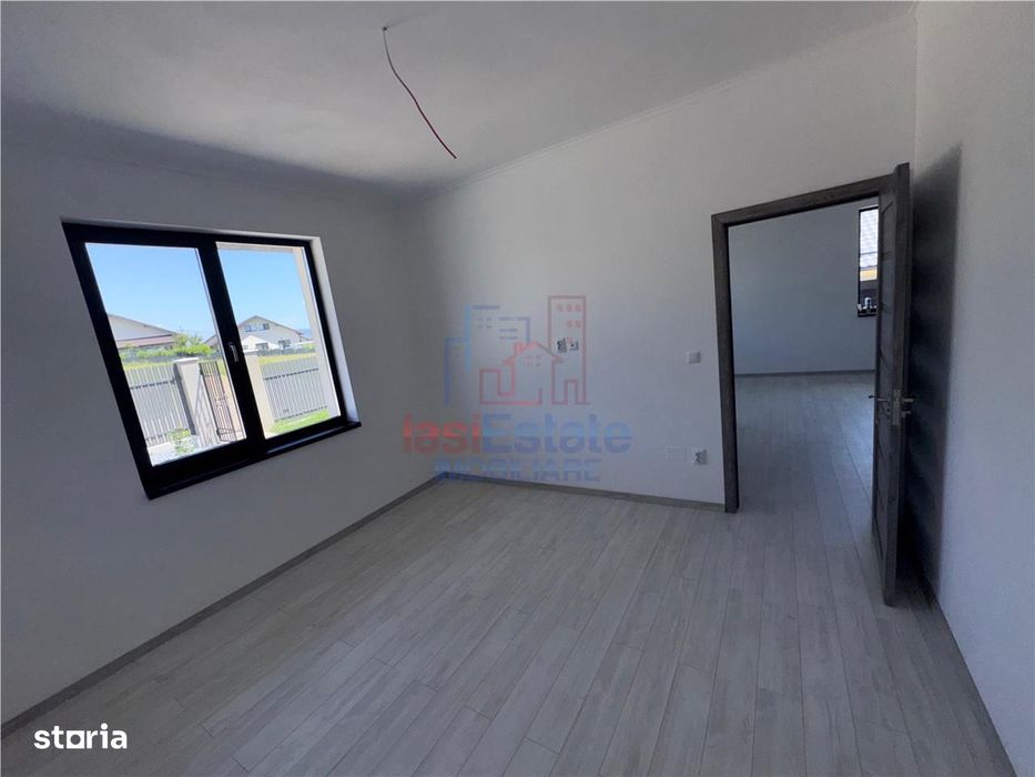 Casa Superba 4 camere cu 2 bai beci terasa Valea Adanca
