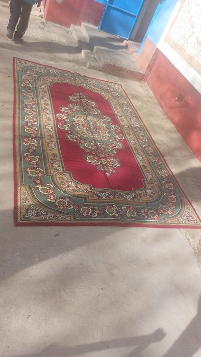 Ковёр б/у 4 на 2,5 м