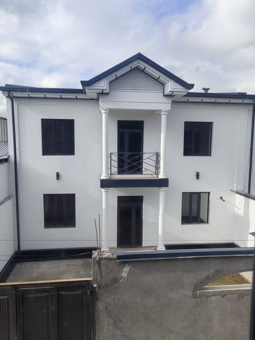 Продаётся участок 1.9 соток новостройка 135 квадратов готовые и коробк