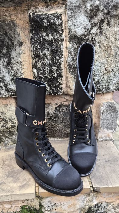 Vând ghete din piele Chanel