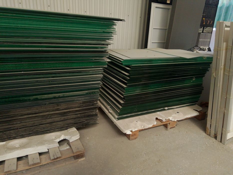 Har-xil o'lchamdagi oynalar