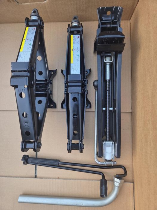 Продавам оригинални нови крикове за всички марки и модели автомобилиза