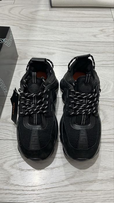 Versace chain reaction