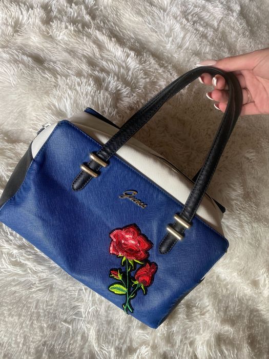 Синя чанта Guess