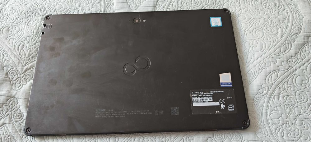 Tabletă Windows / Laptop Ecran Tactil 13.3" Fujitsu Stylistic Q738 i5-8350 8Gb ram 256Gb SSD , windows 11, japan cu dock