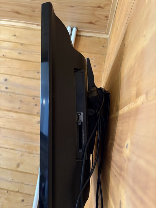 Продам телевизор tcl смарт, samsung (самсунг)