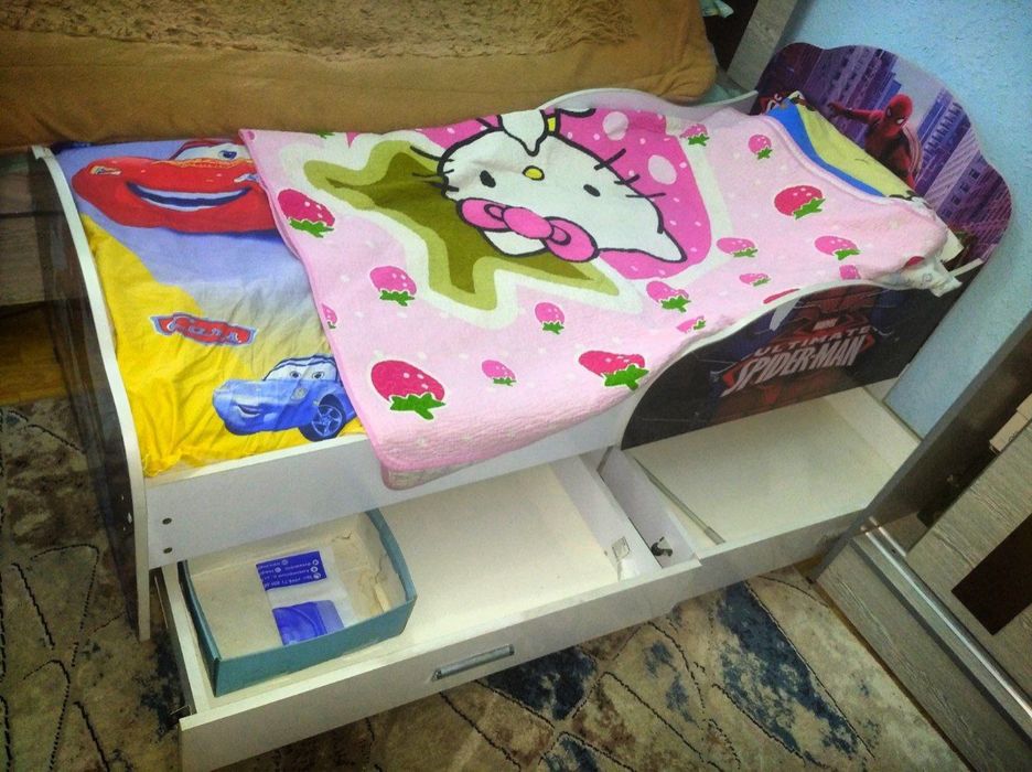 Детский комплект мебел