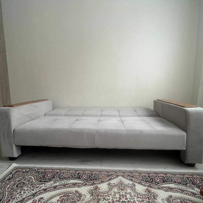 Продам диван в хорошим состояние