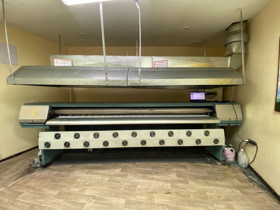 Широкоформатный принтер