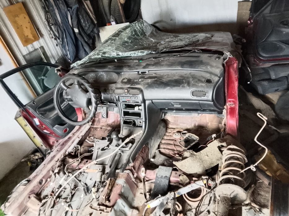 Продам запчасти на мазда