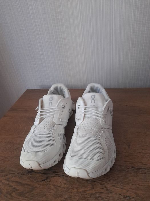 On Cloud 5 маратонки 37 номер.