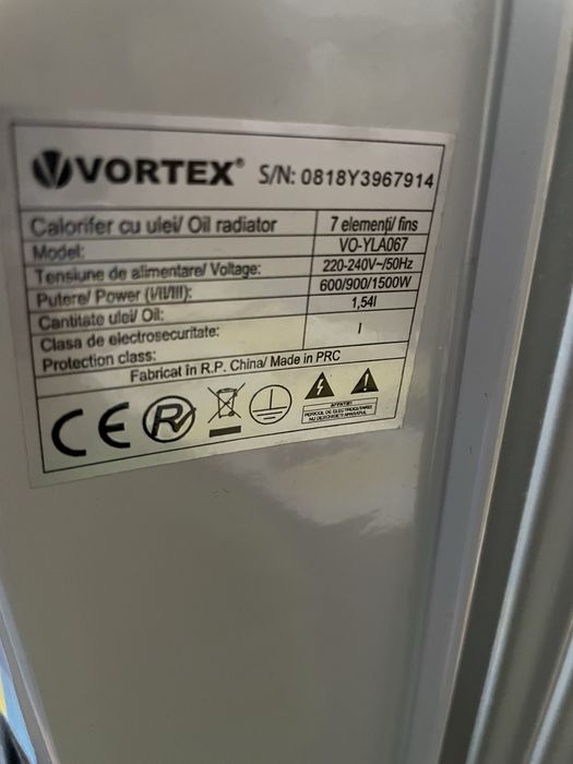 Calorifer cu ulei VORTEX 1500W, 7 elemenți, ca nou, pe roți