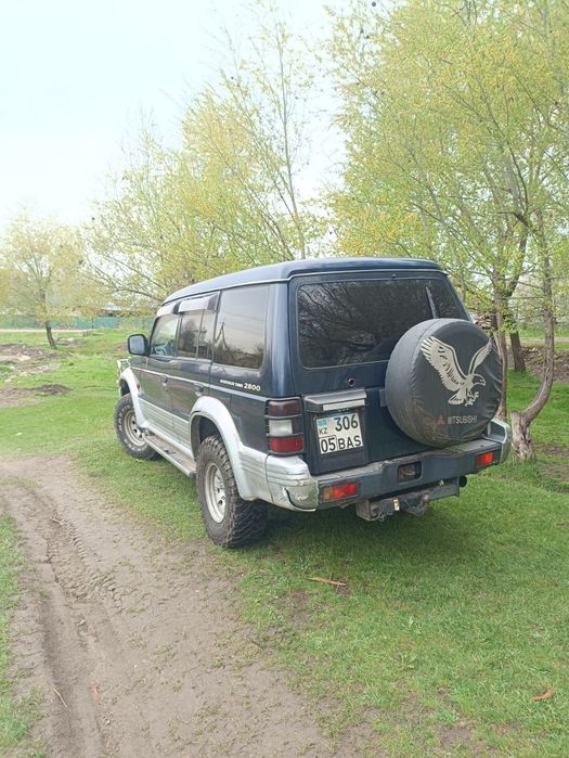 Митсубиси Паджеро 2,4м0