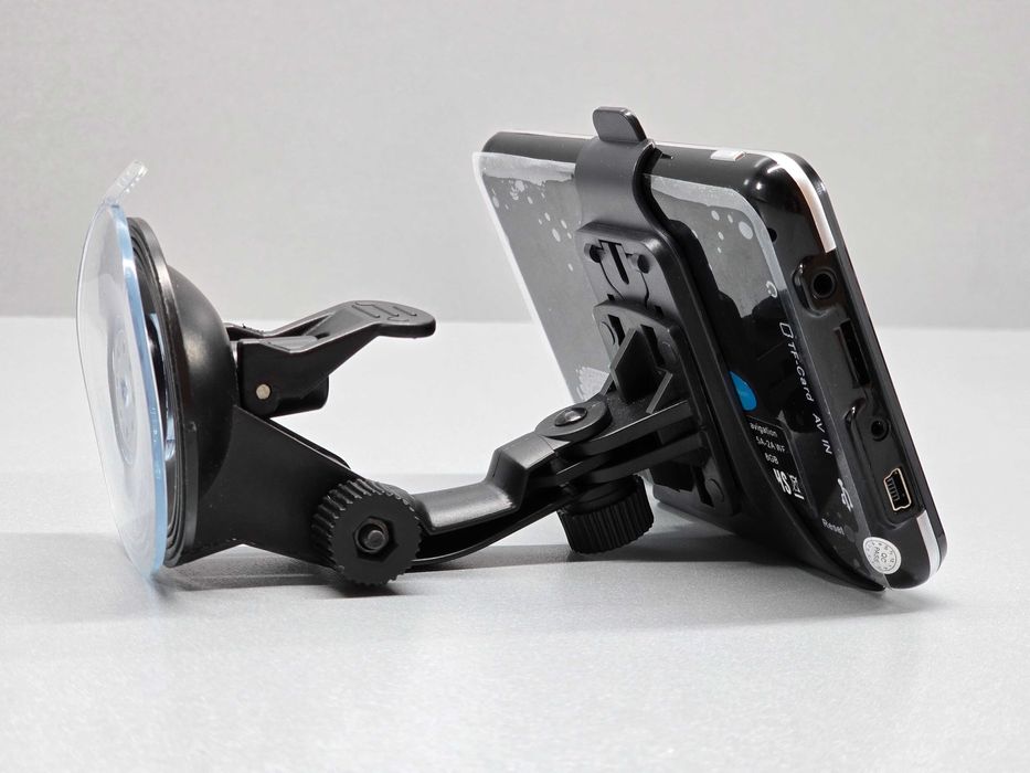 Навигация LEOS 5" - 256MB (В гаранция)