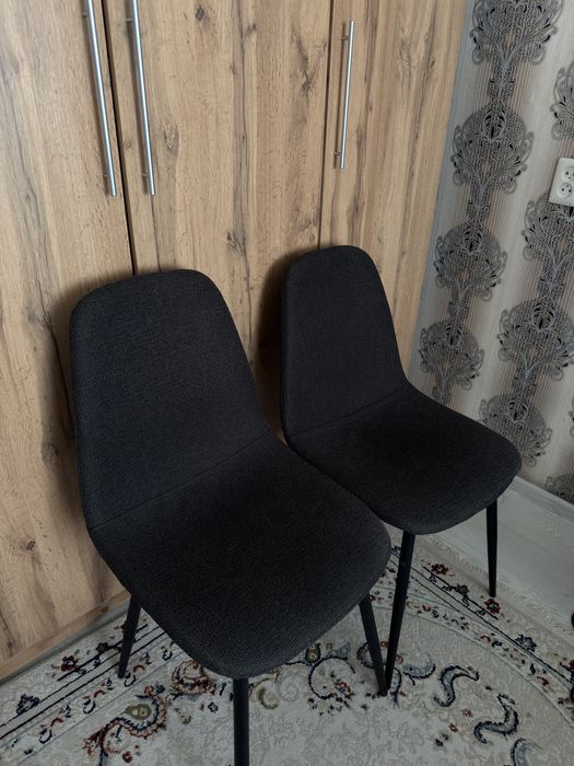 Продам письменный стол и 2 стула
