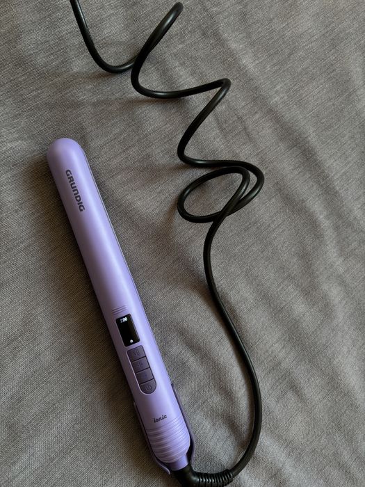 Преса за коса Grundig HS 7032 с йонна технология – лилава