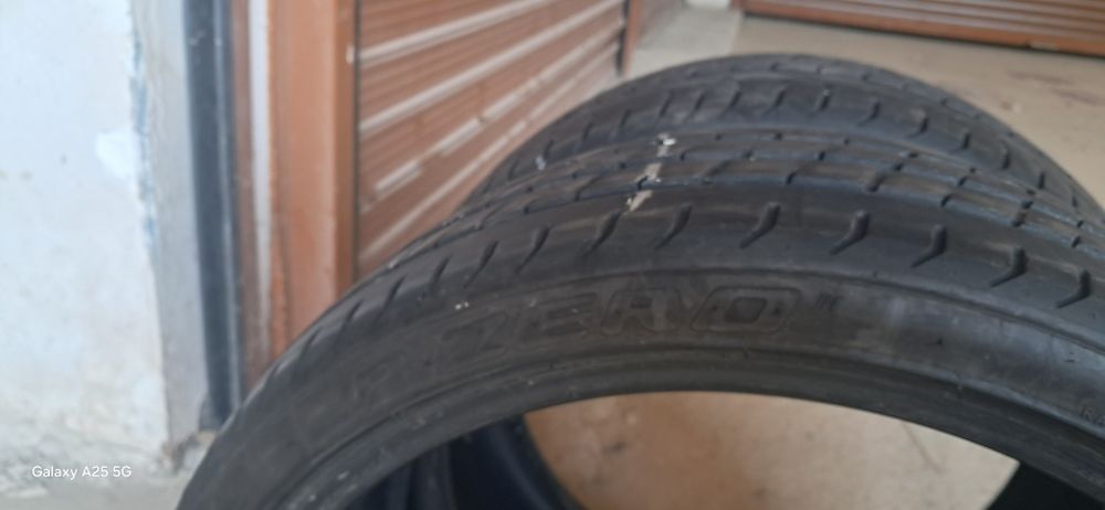 225/35 R19 Pirelli P Zero