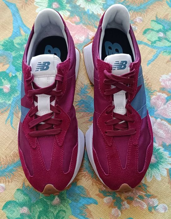 Маратонки NEW BALANCE 327. Размери 44 1/2 сини и 43 и 44 червени. Нови