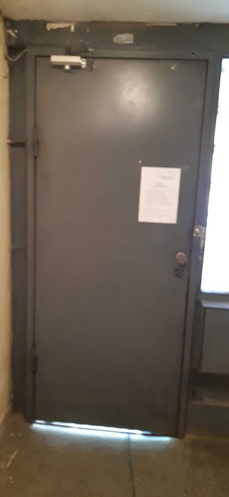 Метална входна врата