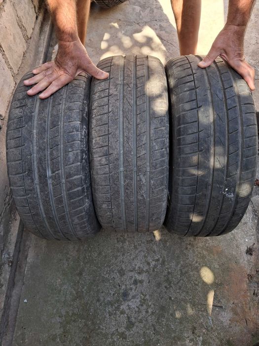 Гуми 3 бр. 215 50 17 летни