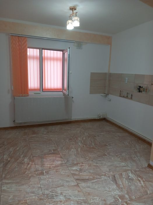 Vând apartament cu 3cam