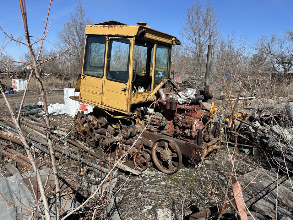 ДТ-75     Трактор