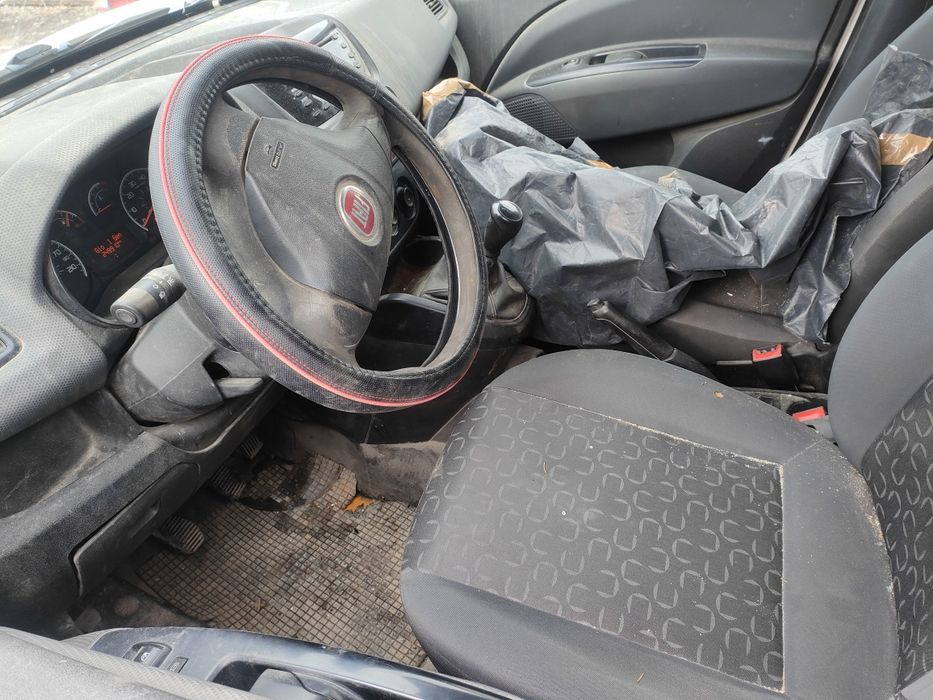 Продавам на части Фиат Добло 1.3 мултиджет 2012г