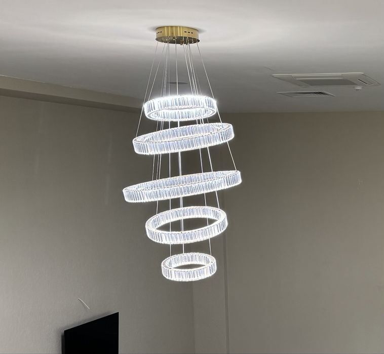 Продам люстры 3 м