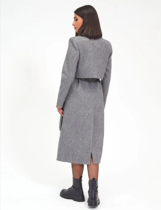 продам пальто серое