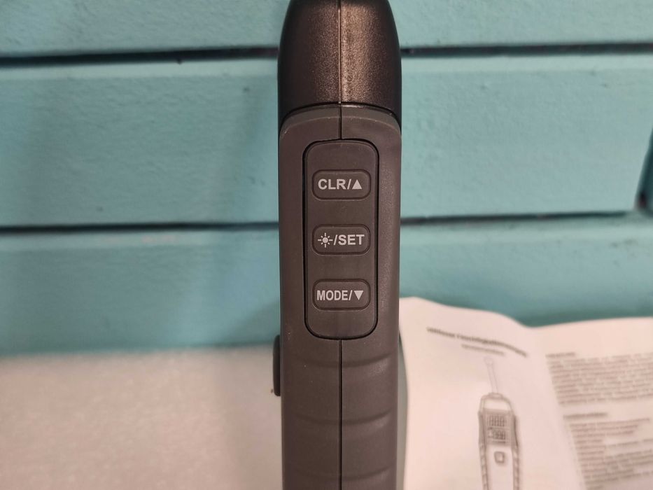 ZKH влагомер за стени, дърво, мазилка и зидария 20-40 мм