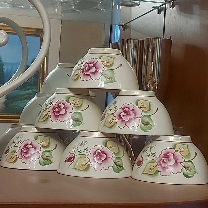 Чайный сервиз с пиалами.