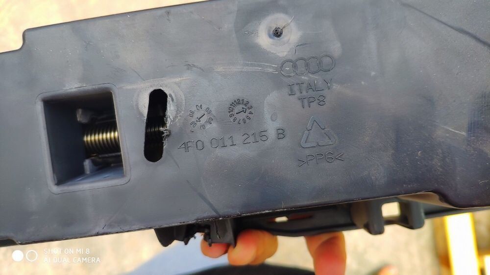 Авариен комплект крик триъгълник ключ за джанти Ауди/Audi