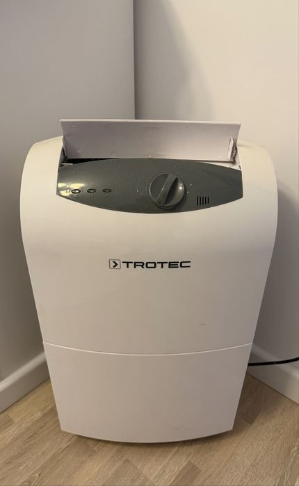 Dezumidificator TROTEC TTK100S 30l/24h 0,6kw 200m3 capacitate 4,3l 220