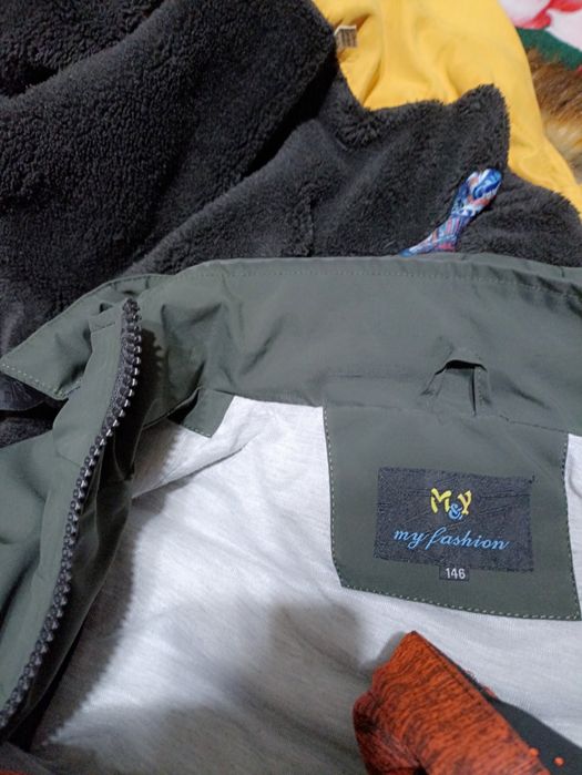 Продам куртки на мальчика